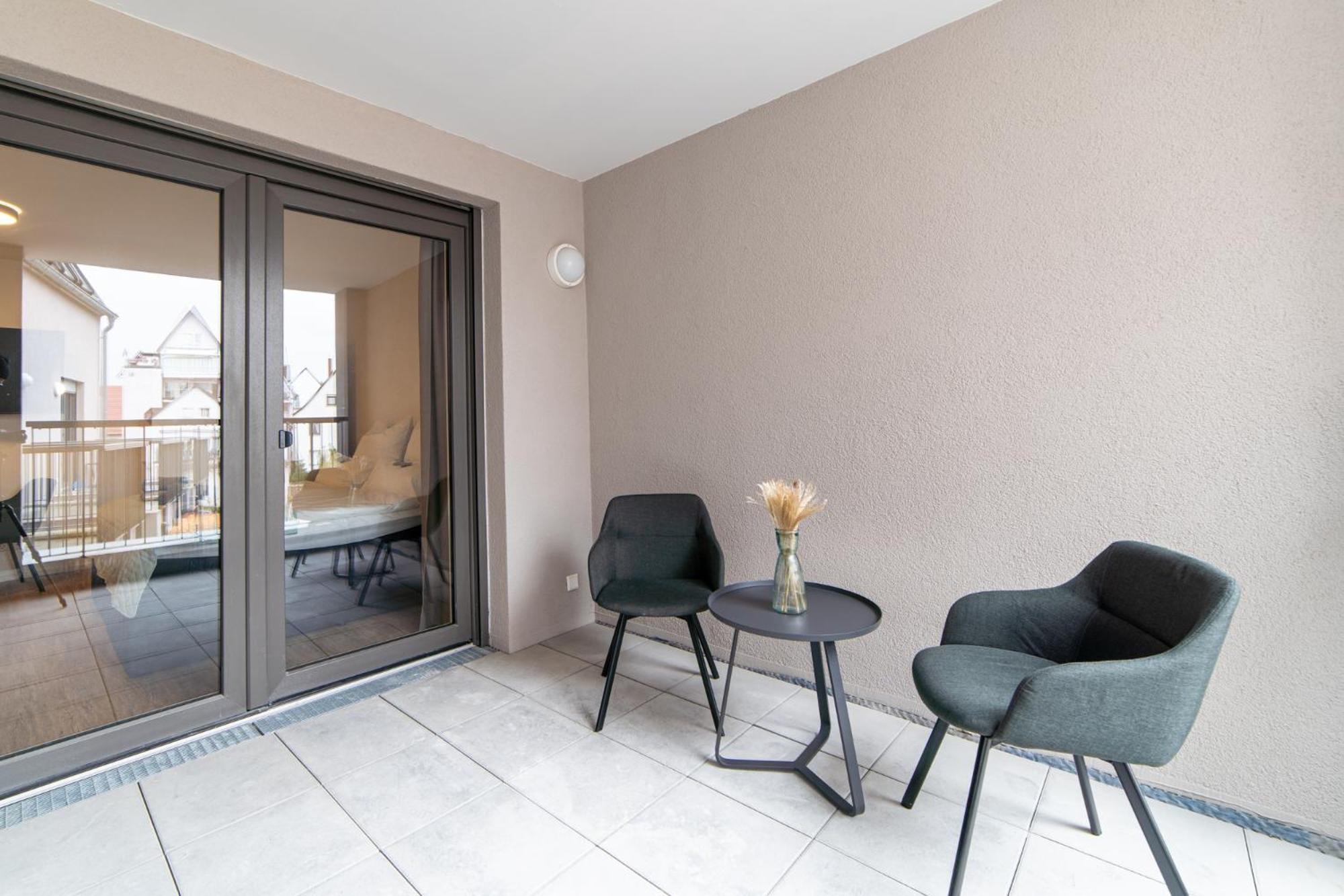 Zentrahome - Balkon Outlet Zentral Smarttv Business Metzingen  Exterior photo